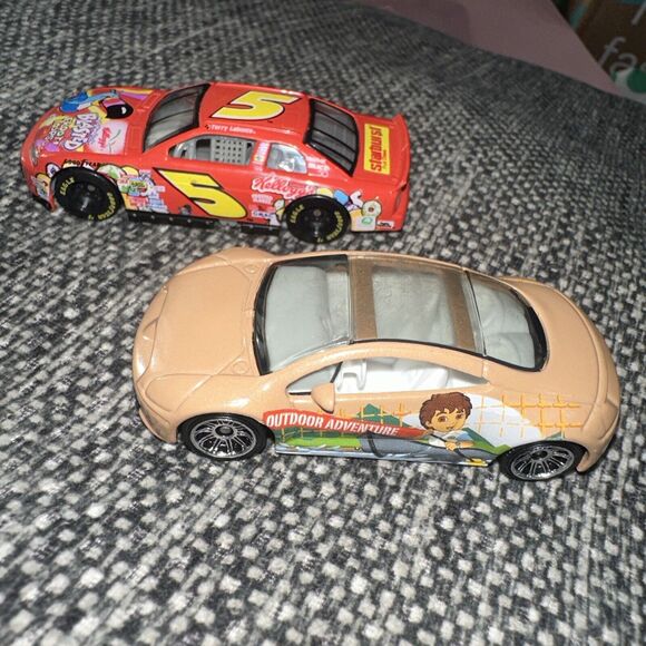 Mitsubishi Eclipse Outdoor Adventure Dora Hot Wheels 1:60 Diecast Loose & Extra - Picture 1 of 8